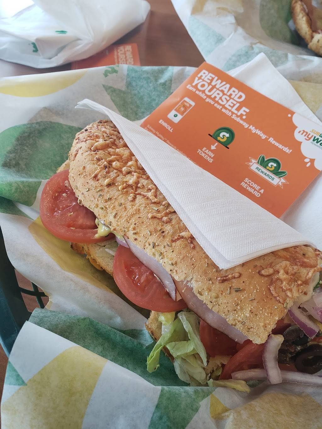 Subway | restaurant | 1690 Huron Church Rd, Windsor, ON N9C 2L1, Canada | 5192524696 OR +1 519-252-4696