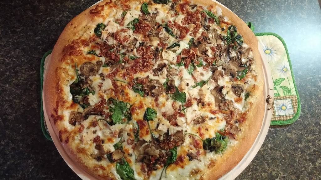 Papa Murphys Take N Bake Pizza | meal takeaway | 188 E New Rd, Greenfield, IN 46140, USA | 3174627272 OR +1 317-462-7272