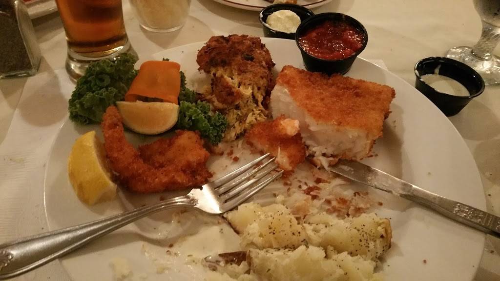 Mahles Restaurant and Lounge | restaurant | 24945 Detroit Rd, Westlake, OH 44145, USA | 4408996602 OR +1 440-899-6602