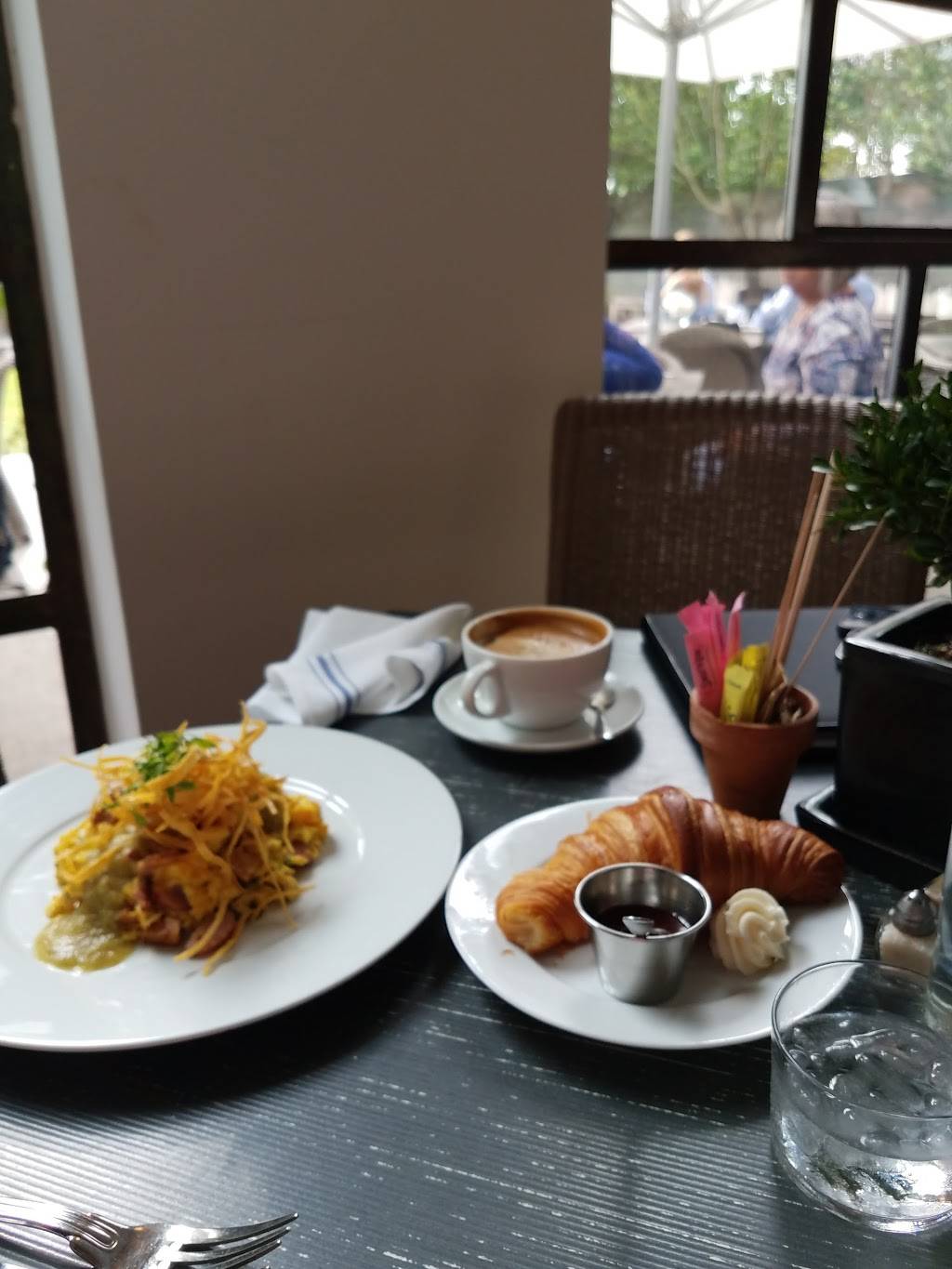 Tiny Boxwoods | restaurant | 3614 W Alabama St, Houston, TX 77027, USA | 7136224224 OR +1 713-622-4224