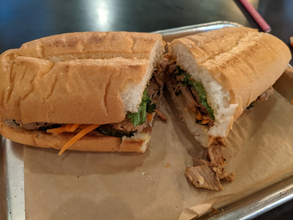 Coyote Table Artisan Kitchen & Bar | restaurant | 2950 Bear Creek Blvd, Lakewood, CO 80228, USA | 7205248129 OR +1 720-524-8129