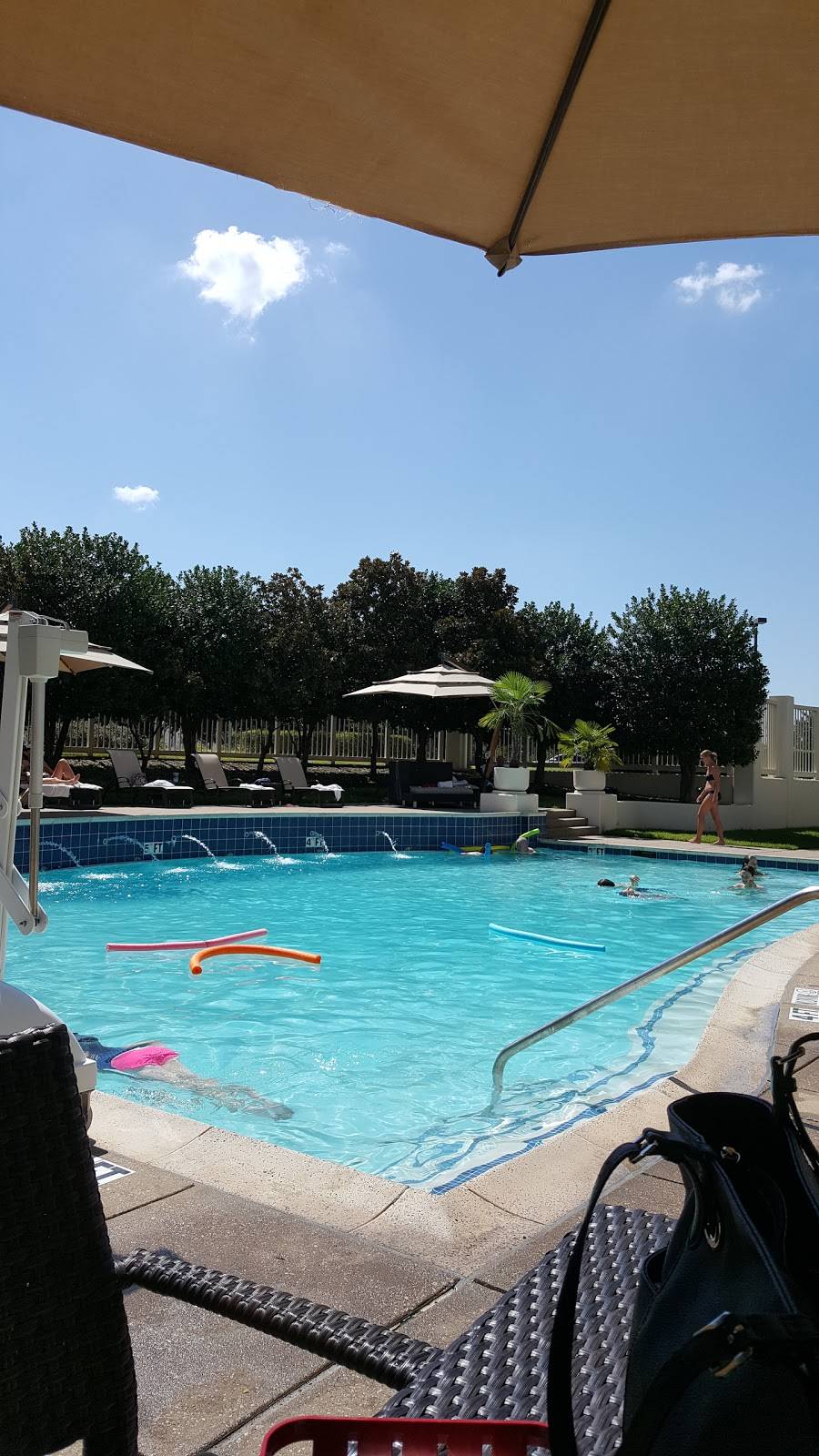 Dovers Grille | restaurant | 1590 Lyndon B Johnson Fwy, Dallas, TX 75234, USA | 9728694300 OR +1 972-869-4300