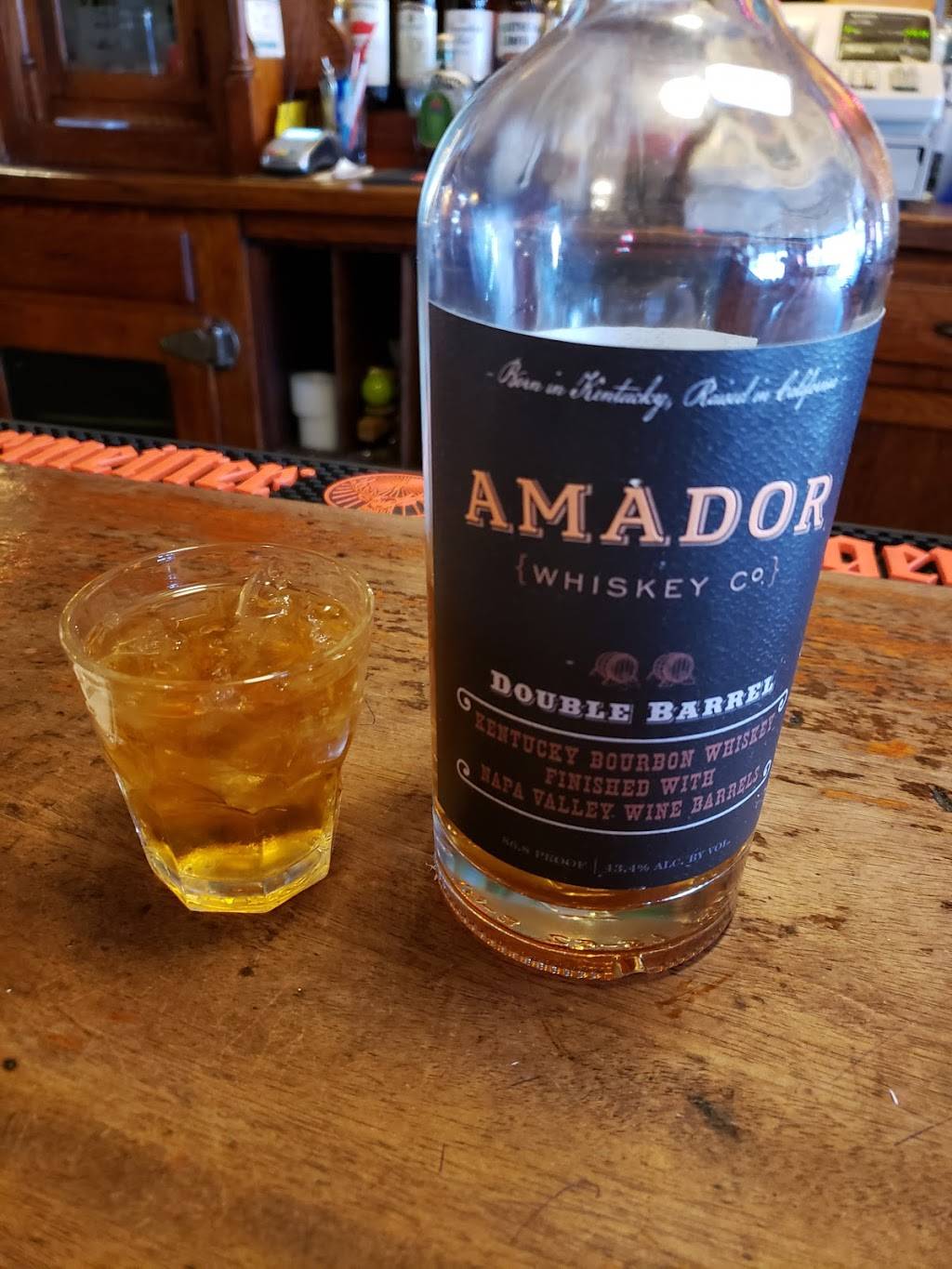 Stagger Inn | restaurant | 104 E Vandalia St, Edwardsville, IL 62025, USA | 6186564221 OR +1 618-656-4221