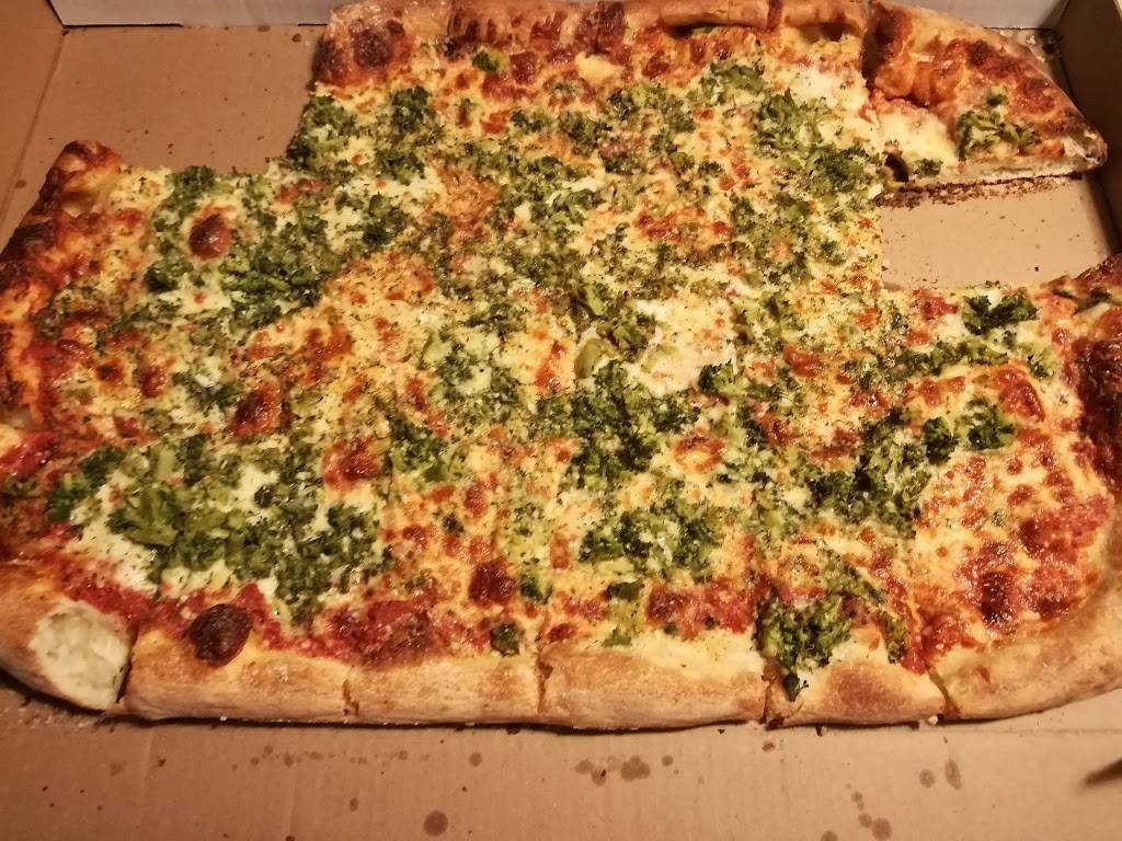 Ferrentinos Pizzeria & Pub | restaurant | 1676 Main St, Agawam, MA 01001, USA | 4137893222 OR +1 413-789-3222