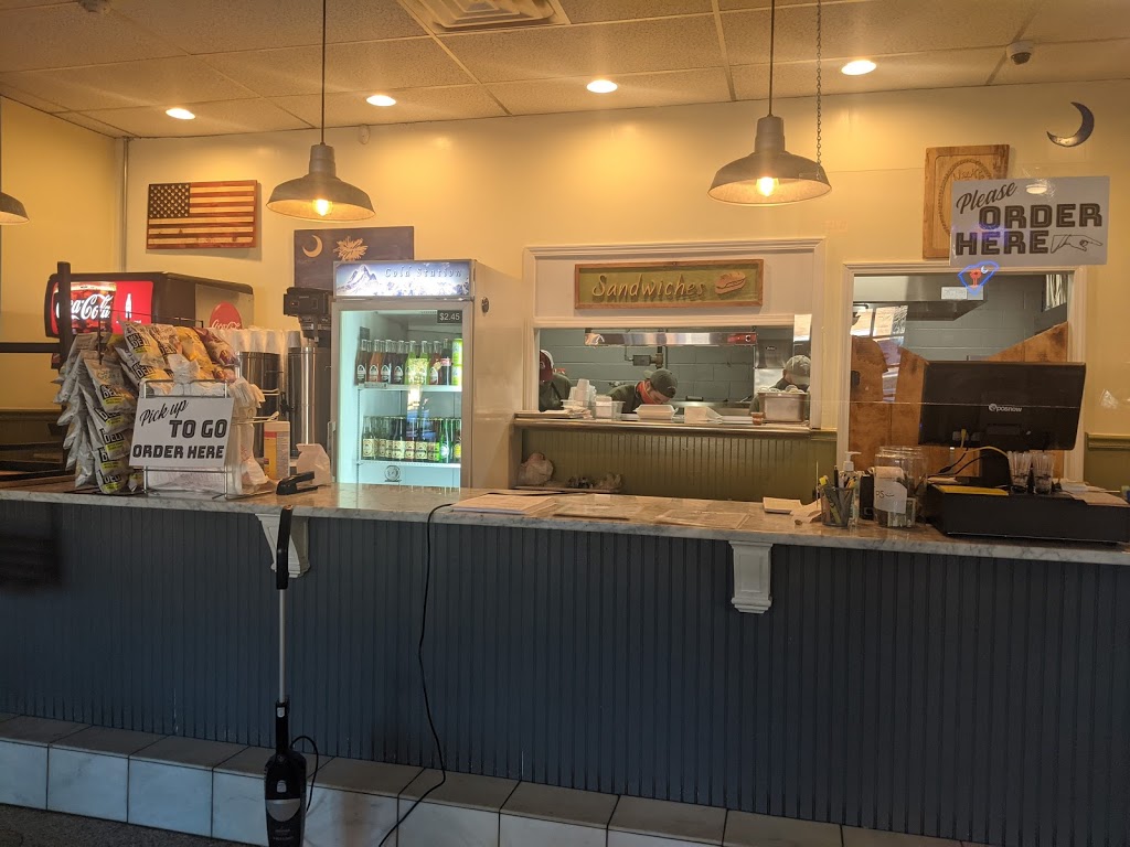 Macks Deli | restaurant | 159 Laurens St NW, Aiken, SC 29801, USA | 8032260841 OR +1 803-226-0841