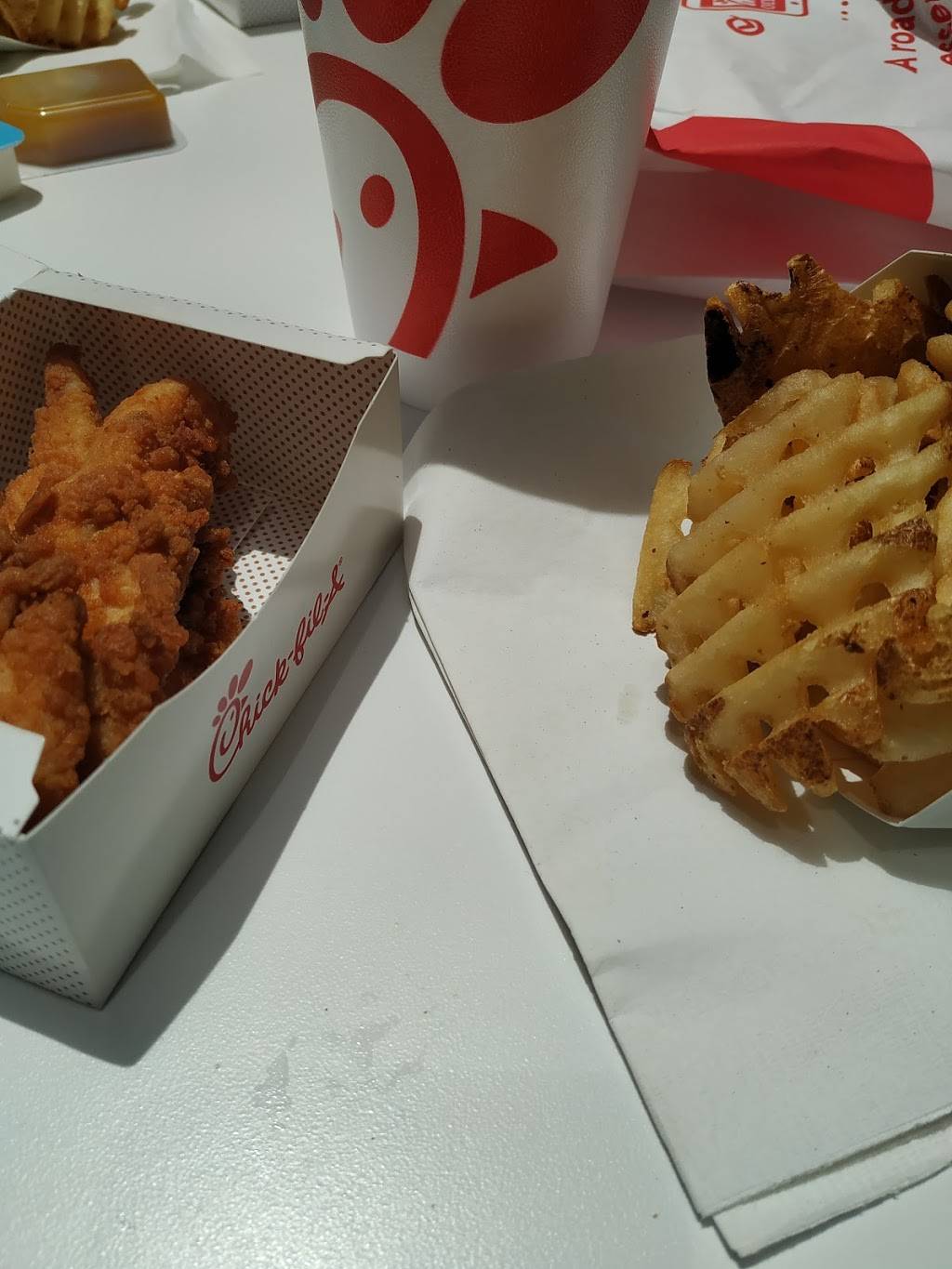 Chick-fil-A | restaurant | 225 Peachtree St NE # B-40, Atlanta, GA 30303, USA | 4045774194 OR +1 404-577-4194