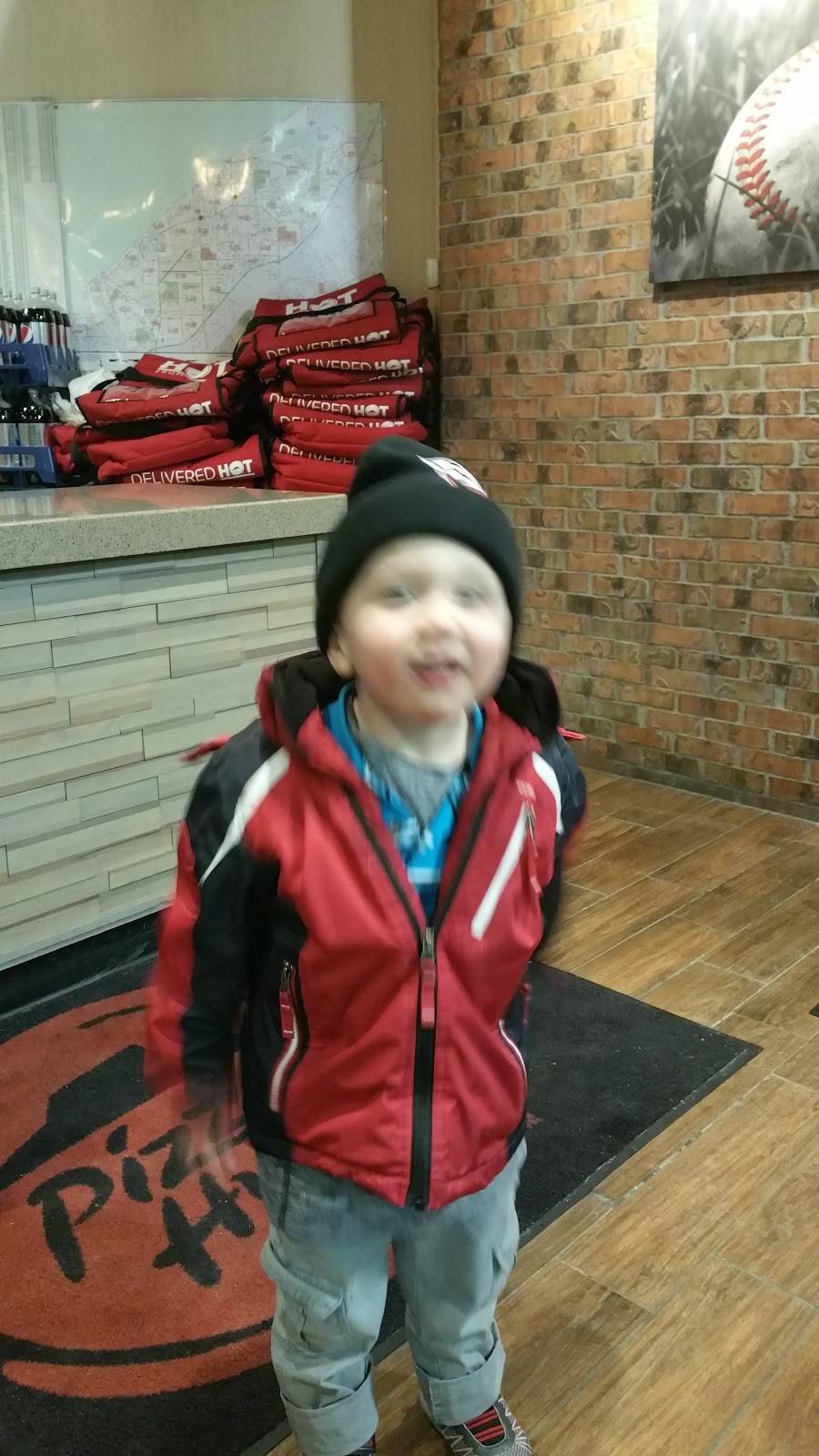 Pizza Hut | restaurant | 7345 Lakeshore Blvd, Mentor, OH 44060, USA | 4402570215 OR +1 440-257-0215