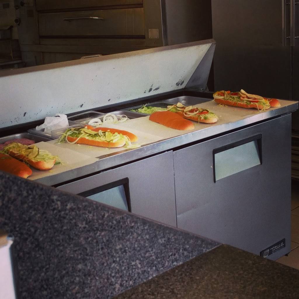 Naples Pizza | restaurant | 1840 N Talbot Rd, Windsor, ON N9A 6J3, Canada | 5197376777 OR +1 519-737-6777