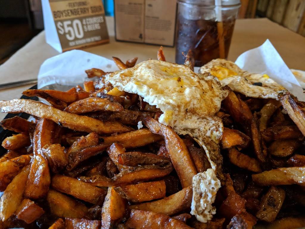 Twin Archer Brewpub | restaurant | 117 W Charles St, Muncie, IN 47305, USA | 7652166982 OR +1 765-216-6982