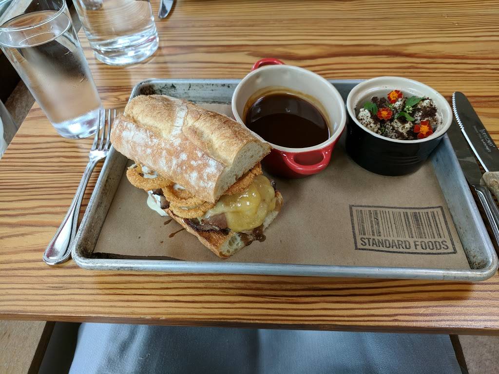 Standard Beer + Food | restaurant | 205 E Franklin St, Raleigh, NC 27604, USA | 9193221499 OR +1 919-322-1499