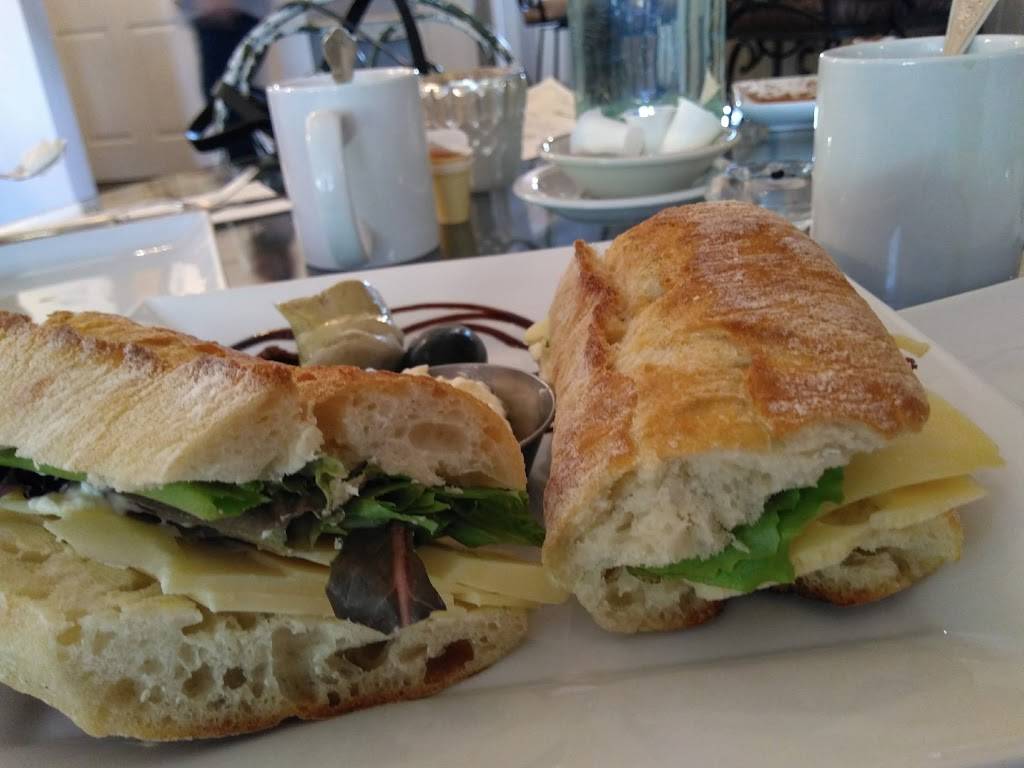 SOS Lounge | restaurant | 161 Old Hastings Rd, Warkworth, ON K0K 3K0, Canada | 7059243333 OR +1 705-924-3333