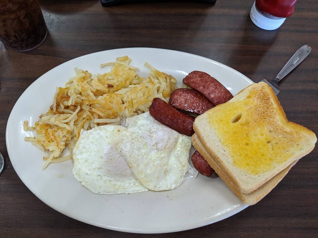 Freds Country Grill | restaurant | 6490 US-82, Maplesville, AL 36750, USA | 3343661020 OR +1 334-366-1020