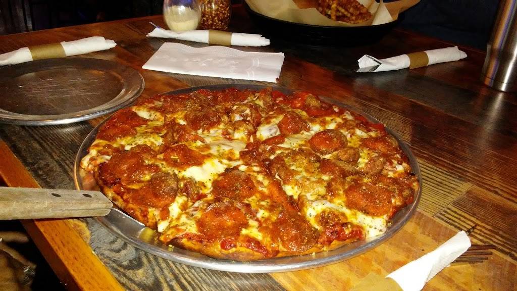 Daniellos Pizzeria & Pub | restaurant | 755 Main St, North Myrtle Beach, SC 29582, USA | 8432735168 OR +1 843-273-5168