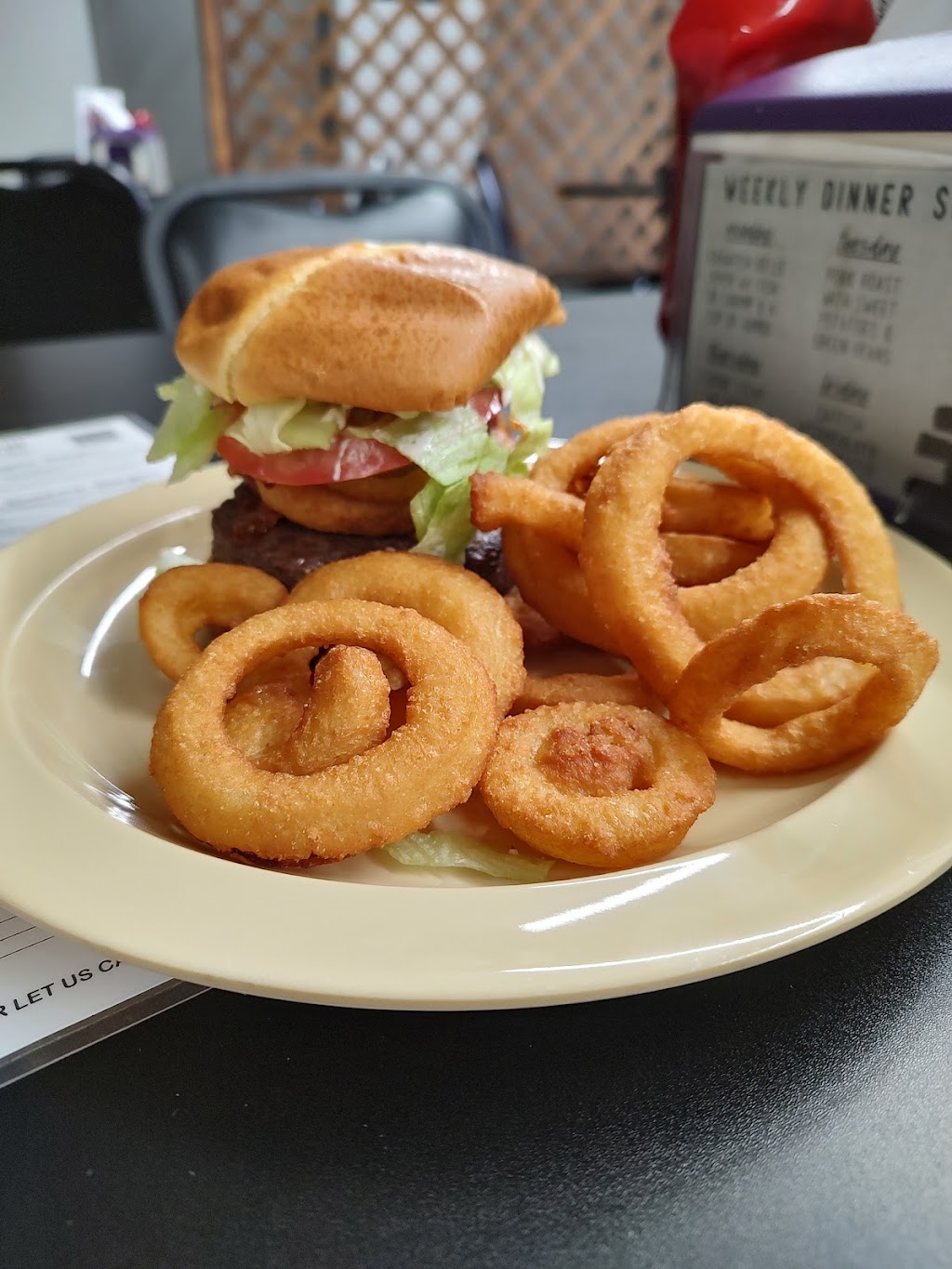 Vics Touchdown Grill | restaurant | 4757 LA-1, Raceland, LA 70394, USA | 9855376223 OR +1 985-537-6223