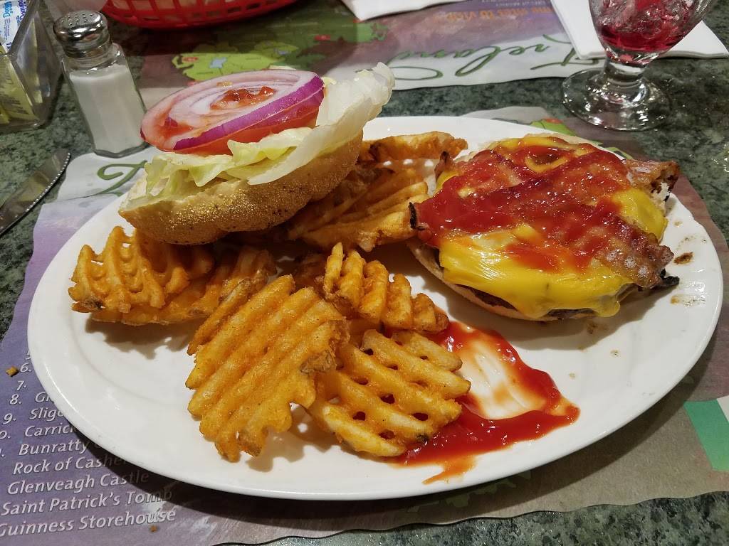 Howards Cafe | restaurant | 2254, 404 S Service Rd, Patchogue, NY 11772, USA | 6317586161 OR +1 631-758-6161