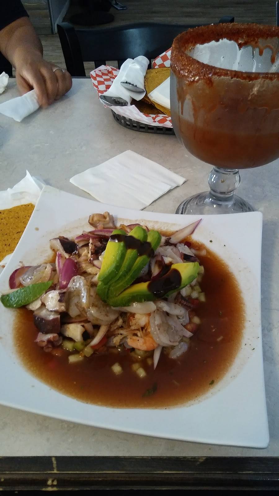 VIX Seafood & Sushi | restaurant | 7588 Monterey Rd, Gilroy, CA 95020, USA | 4086486797 OR +1 408-648-6797