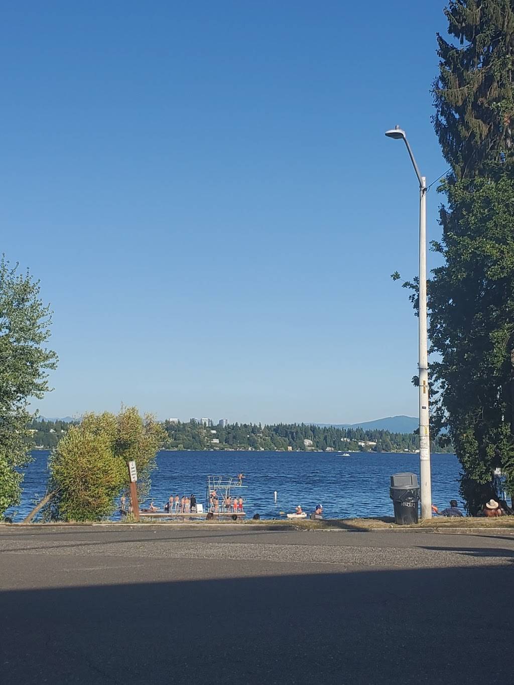 McGilvras Bar and Restaurant | restaurant | 4234 E Madison St, Seattle, WA 98112, USA | 2063250834 OR +1 206-325-0834