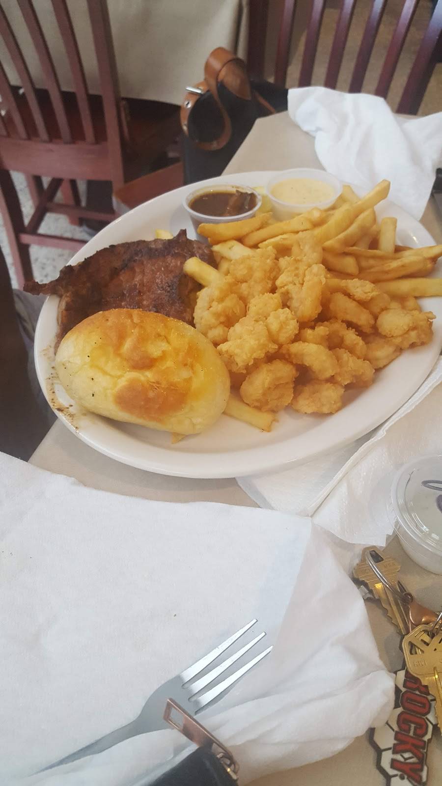 Soileaus Dinner Club | restaurant | 1618 N Main St, Opelousas, LA 70570, USA | 3379422985 OR +1 337-942-2985