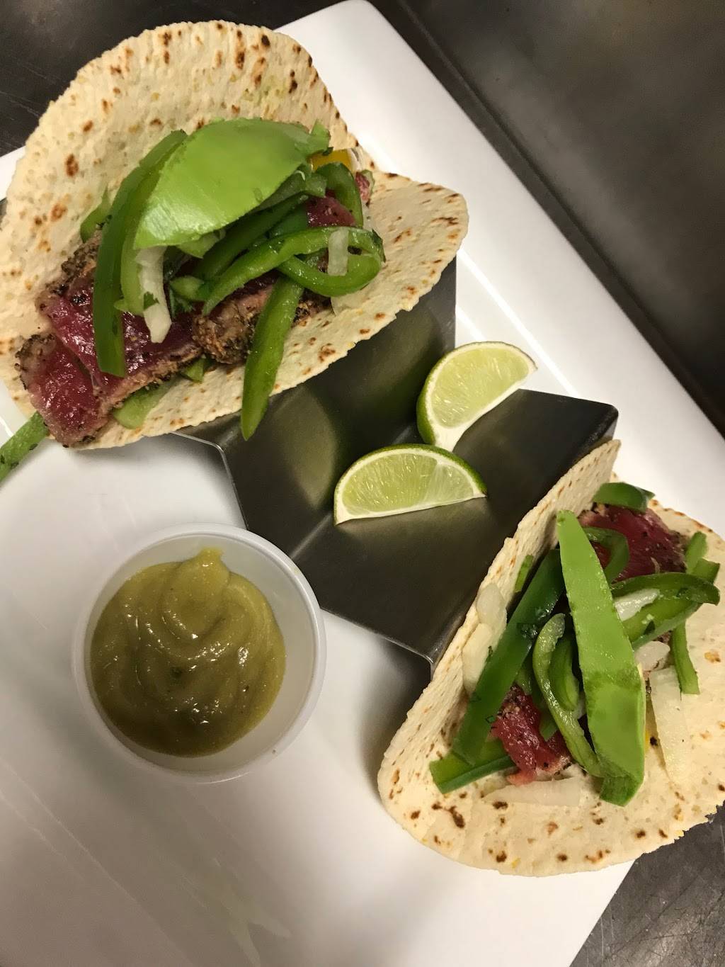 CRAFThouse Kitchen & Tap | restaurant | 242 N LBJ Dr ste 101, San Marcos, TX 78666, USA | 5126676700 OR +1 512-667-6700