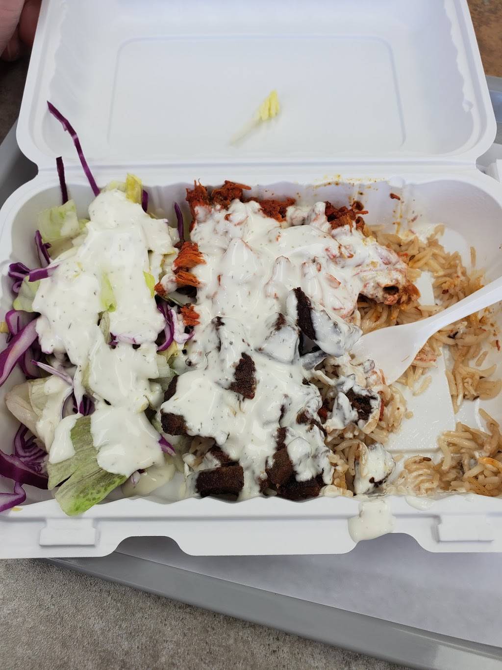 Hamza & Madina Halal Food | restaurant | 630 Portion Rd, Ronkonkoma, NY 11779, USA | 6315801222 OR +1 631-580-1222