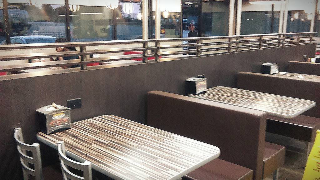 Carls Jr. | restaurant | 8800 S Polk St, Dallas, TX 75232, USA | 9722281840 OR +1 972-228-1840