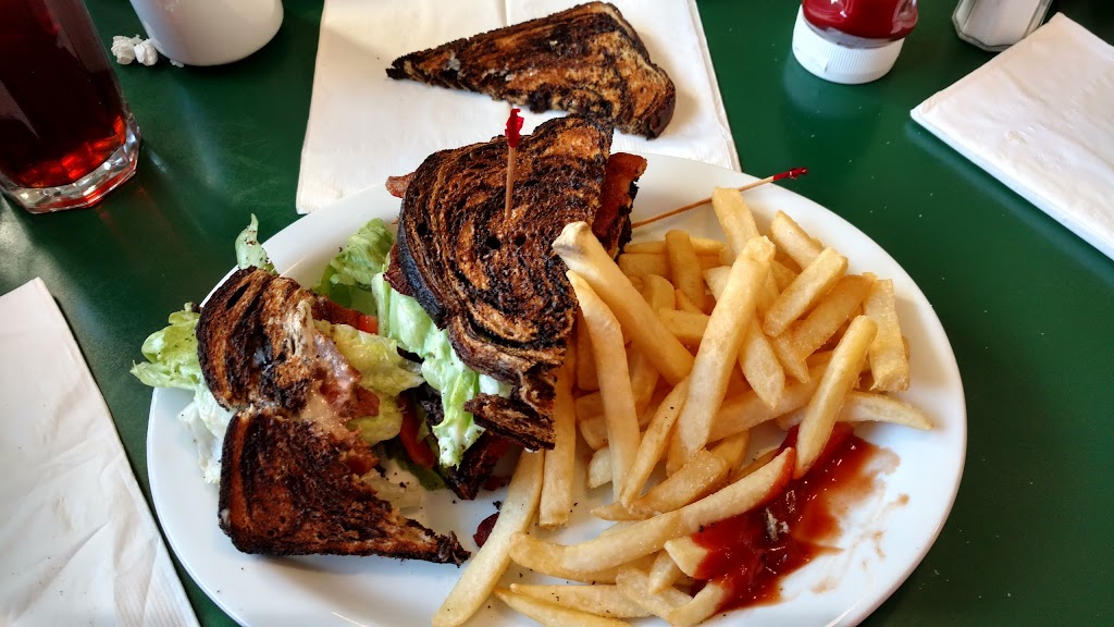 Mollys Family Restaurant | restaurant | 224 S Lincoln St, Spokane, WA 99201, USA | 5096244413 OR +1 509-624-4413