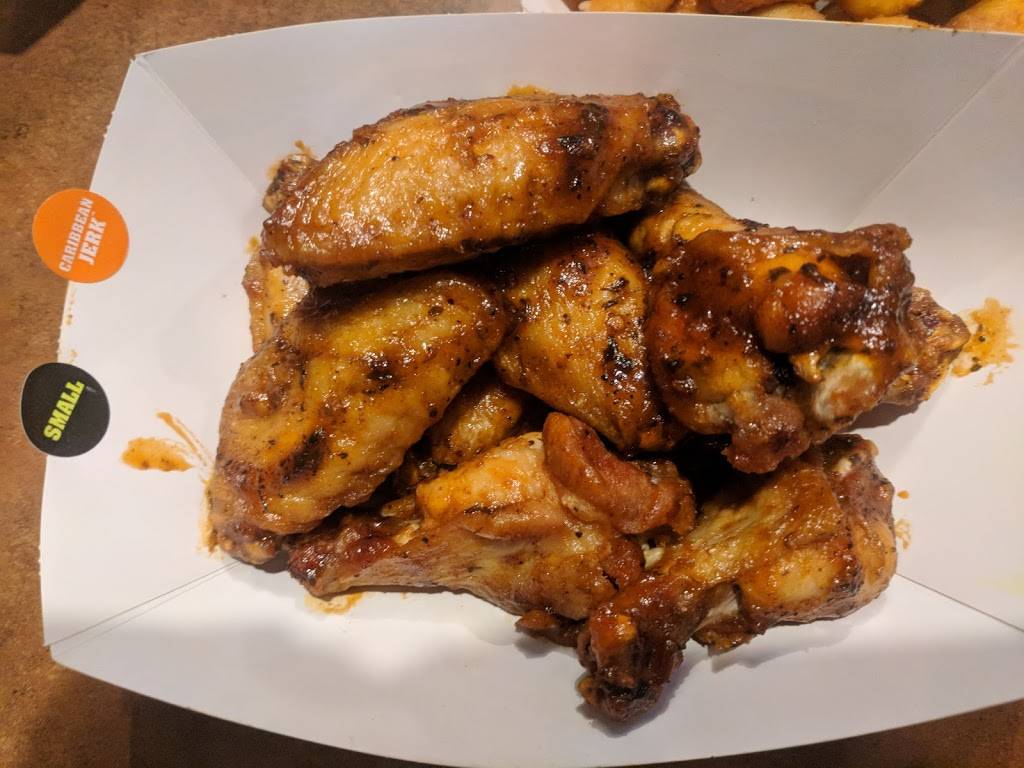 Buffalo Wild Wings | restaurant | 10 E Walnut St, Oxford, OH 45056, USA | 5135242999 OR +1 513-524-2999