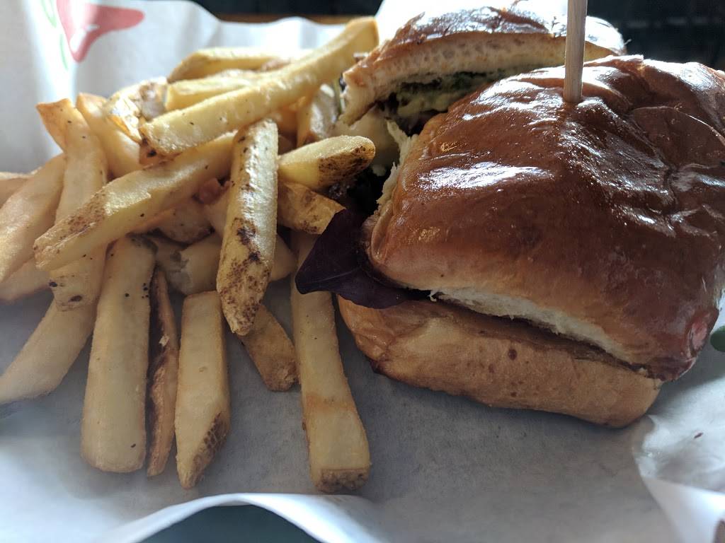 Chilis Grill & Bar | restaurant | 2121 Euclid Ave SC, #212A, Cleveland, OH 44115, USA | 2166875492 OR +1 216-687-5492