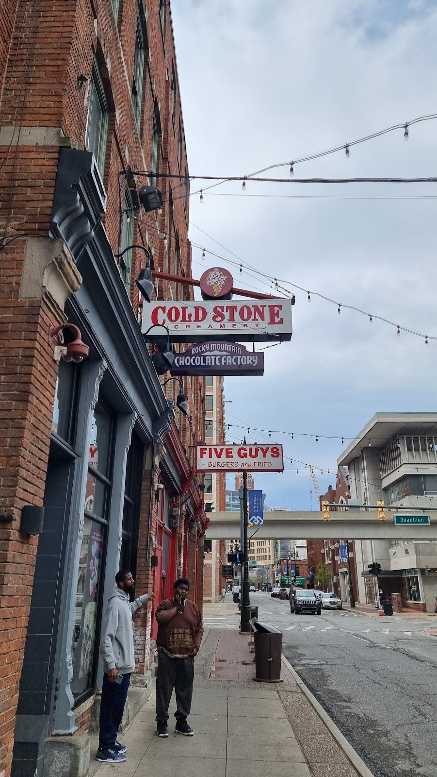 Five Guys | meal takeaway | 508 Monroe St, Detroit, MI 48226, USA | 3132377777 OR +1 313-237-7777