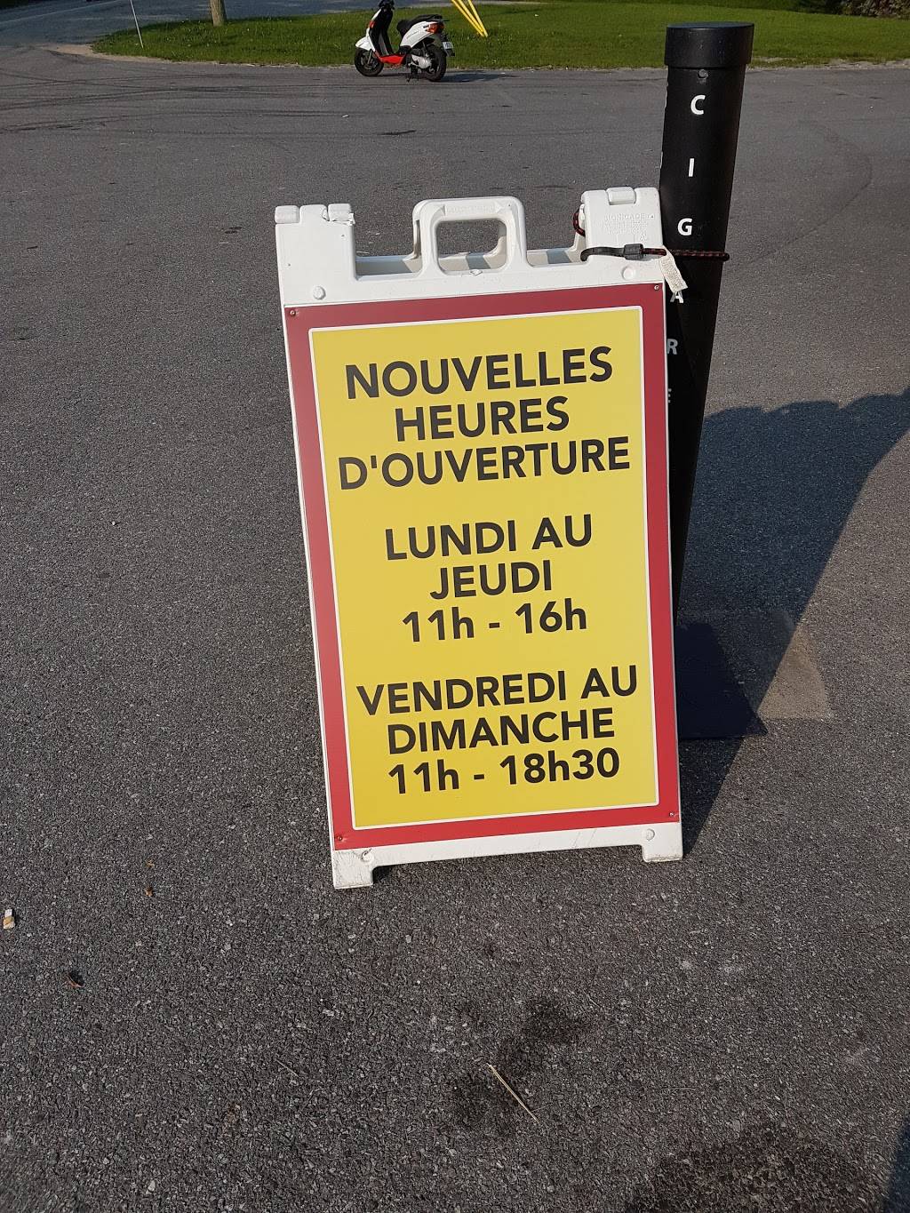 Patati Patata | restaurant | 2021-2035 Route du Carrefour, Val-des-Monts, QC J8N 7T6, Canada | 8194317646 OR +1 819-431-7646