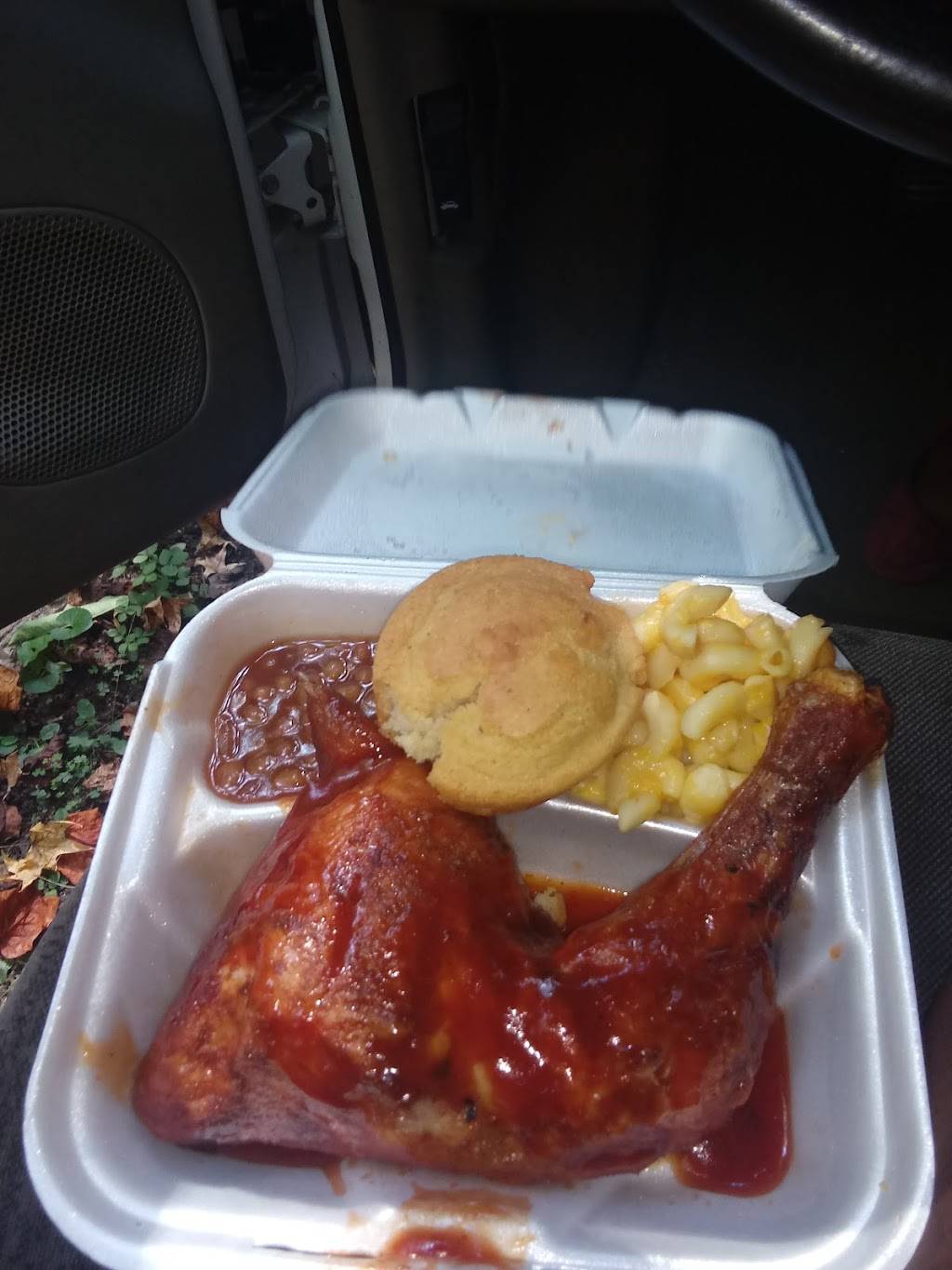 D&D Barbeque & Ribs | restaurant | 1975 Sylvan Rd SW, Atlanta, GA 30310, USA | 4047561177 OR +1 404-756-1177