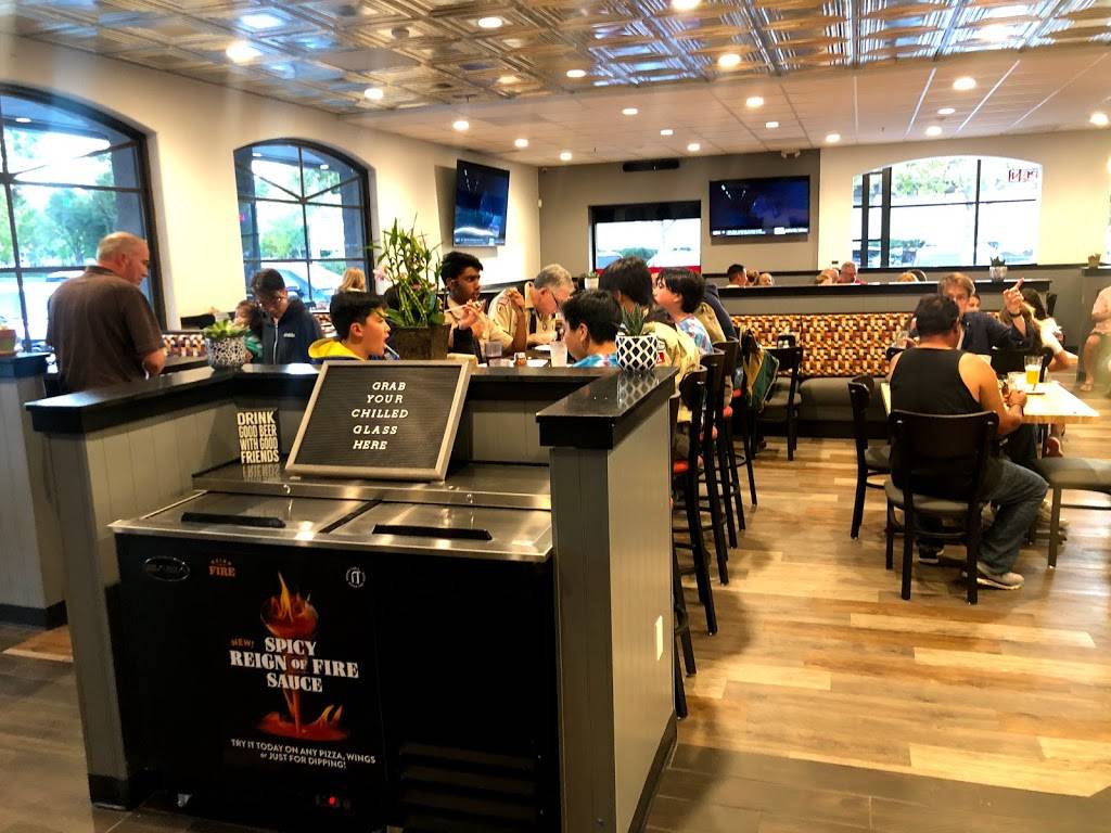 Round Table Pizza Clubhouse | restaurant | 2540 San Ramon Valley Blvd, San Ramon, CA 94583, USA | 9258551000 OR +1 925-855-1000