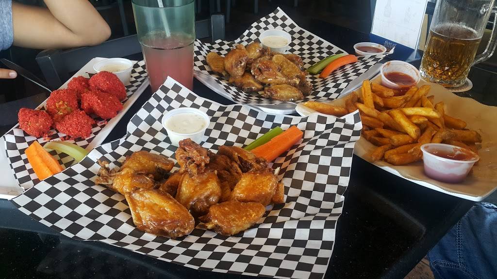 Krazy Wings Philly | restaurant | 7016 Atlantic Ave, Bell, CA 90201, USA | 3237736000 OR +1 323-773-6000