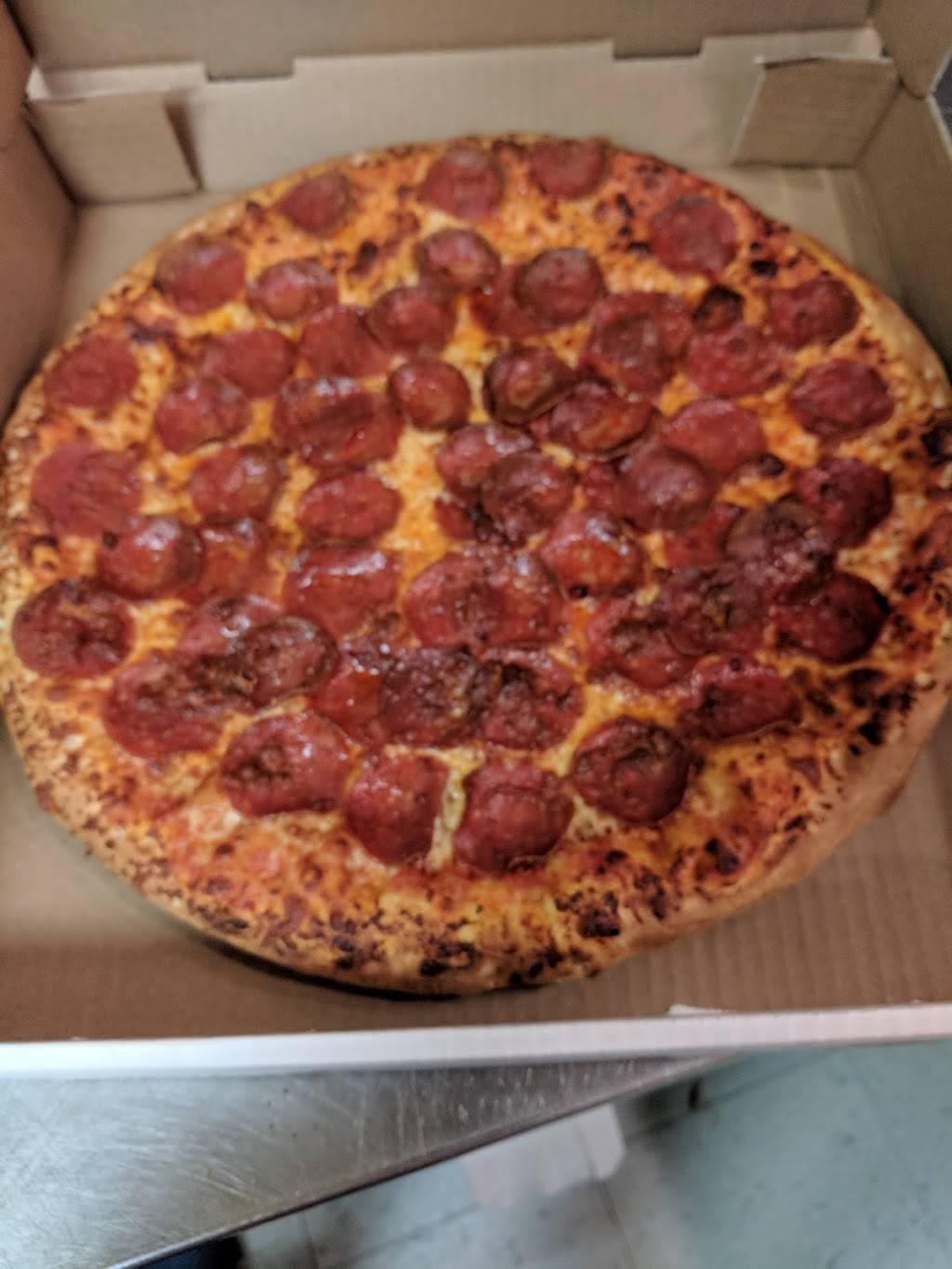 Royal Pizza & Wings | restaurant | Battlefield Square, 826 Queenston Rd, Stoney Creek, ON L8G 4A8, Canada | 9056648585 OR +1 905-664-8585