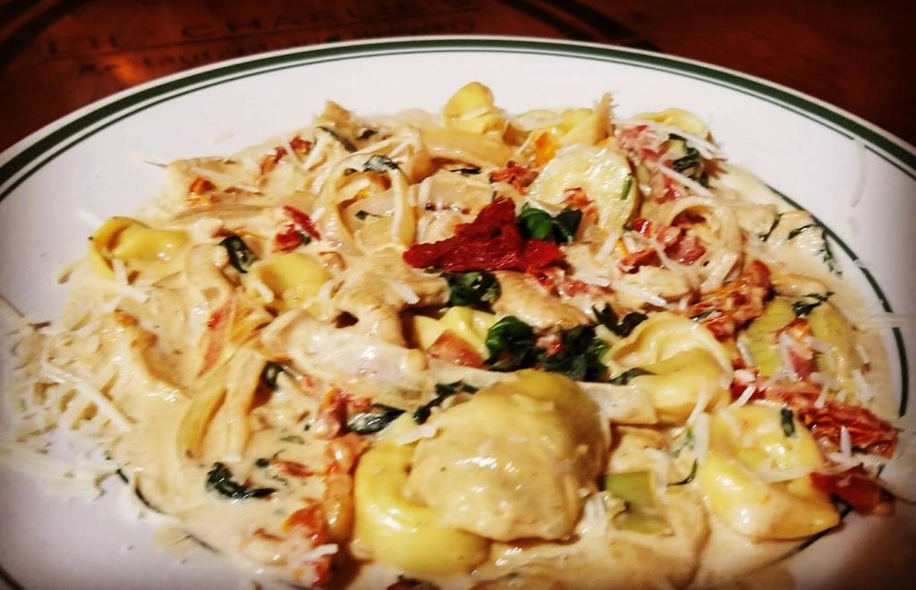 LiL Charlies Restaurant & Brewery | restaurant | 504 East E Pearl St, Batesville, IN 47006, USA | 8129346392 OR +1 812-934-6392