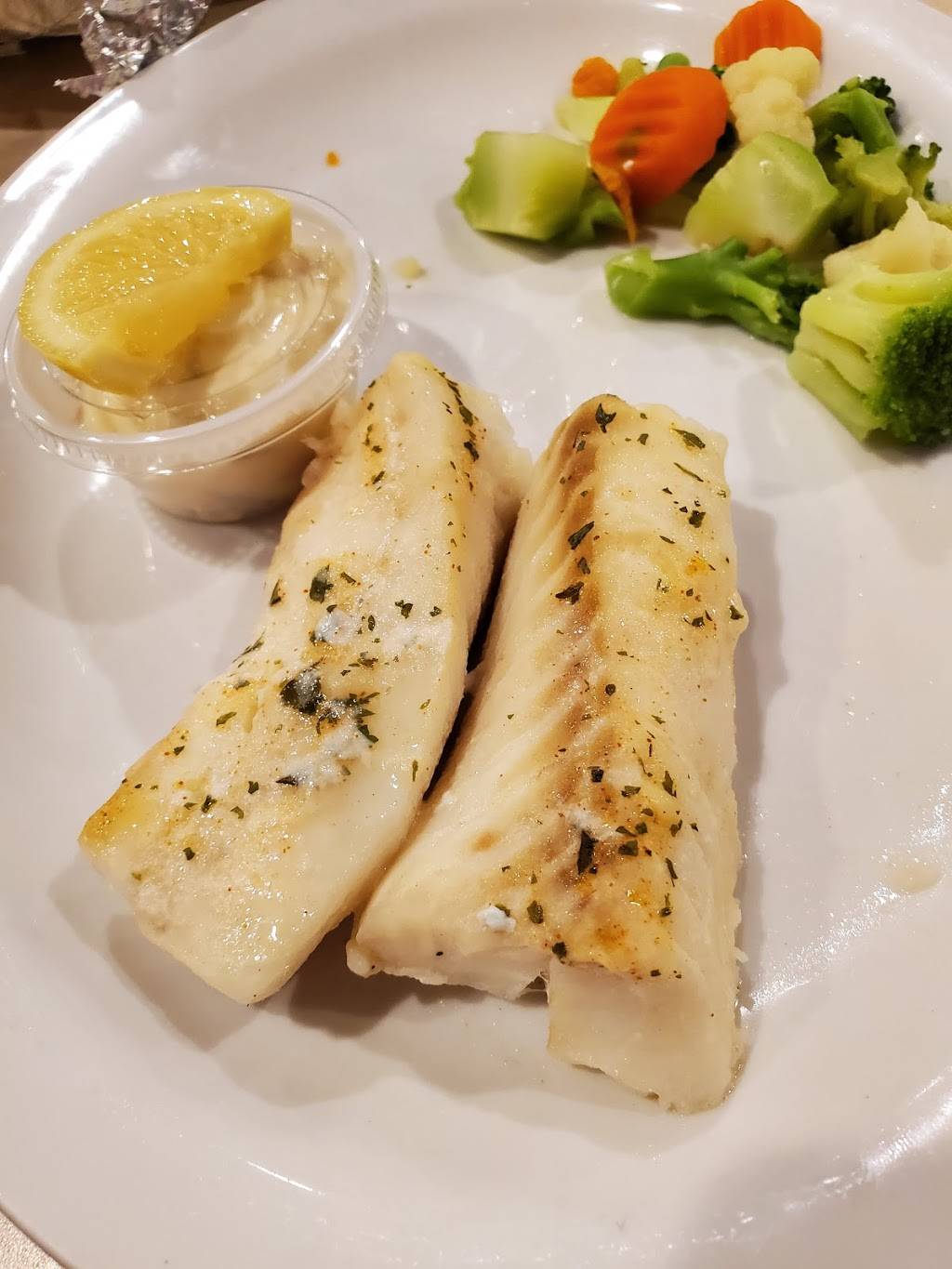 New Hollywood Family Restaurant | restaurant | 2812 New Pinery Rd, Portage, WI 53901, USA | 6087422122 OR +1 608-742-2122