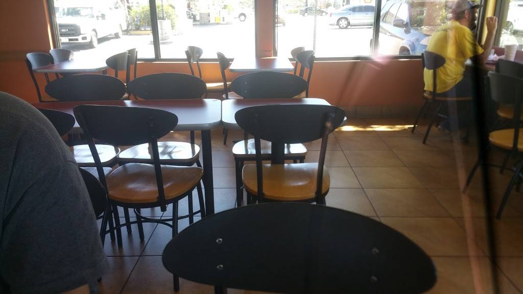 Jack in the Box | restaurant | 28144 The Old Rd, Valencia, CA 91355, USA | 6612953258 OR +1 661-295-3258