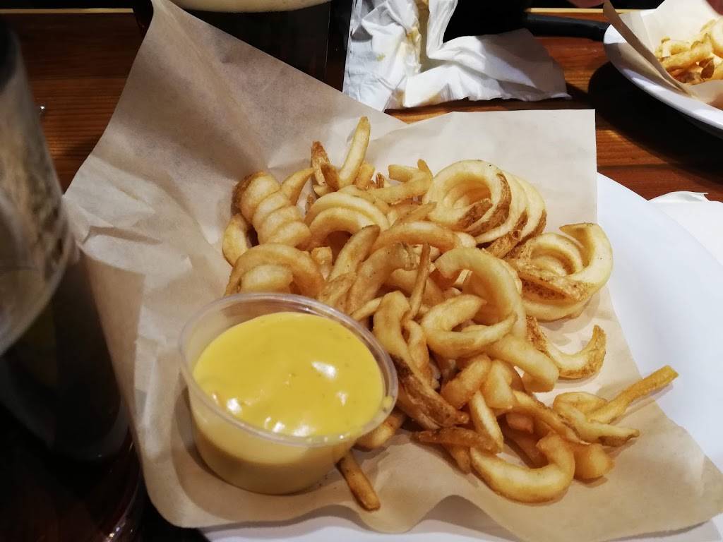 Hooters | meal takeaway | 654 Wade Cir S, Goodlettsville, TN 37072, USA | 6158516499 OR +1 615-851-6499