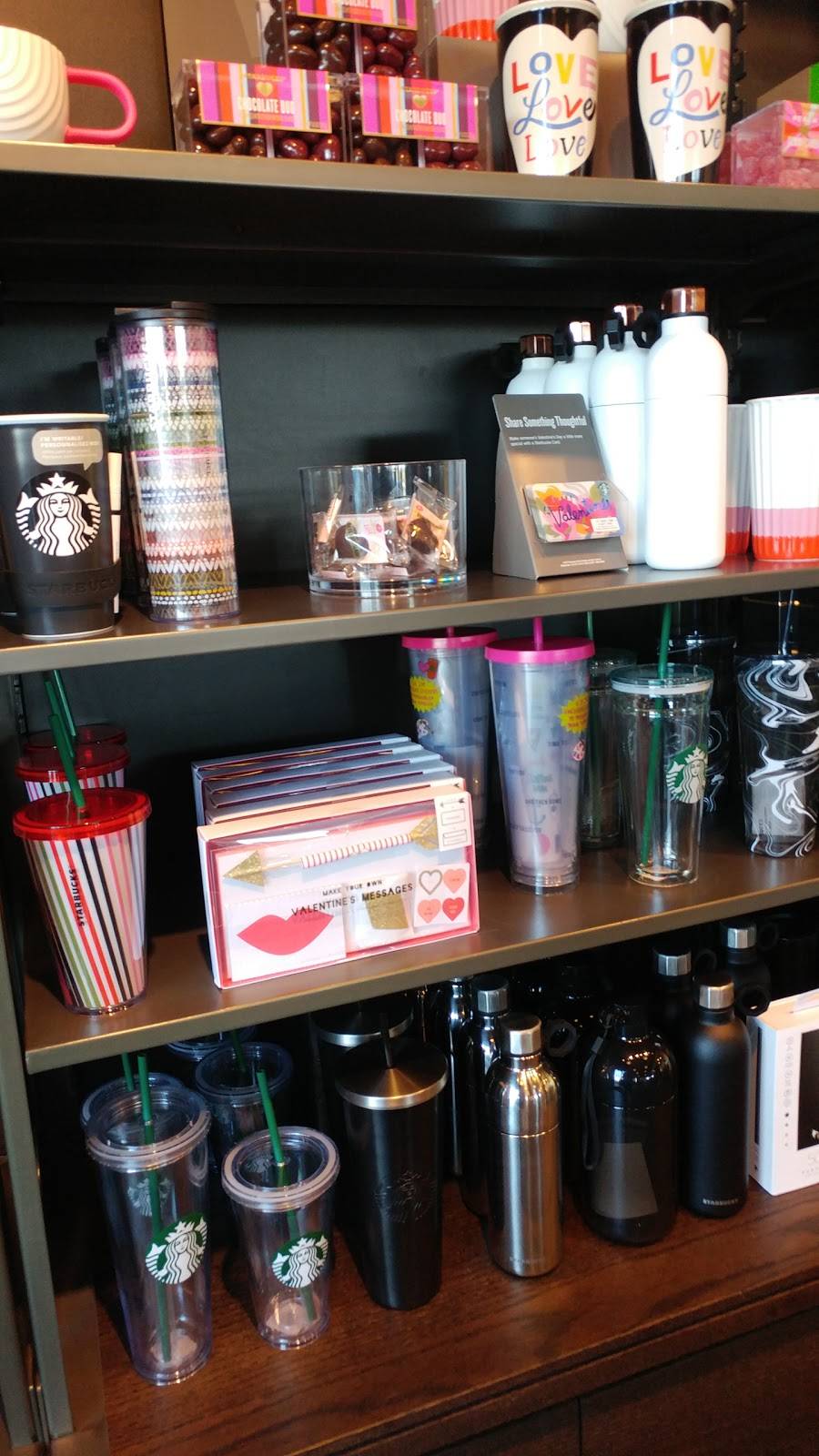 Starbucks | cafe | 41032 California Oaks Rd, Murrieta, CA 92562, USA | 9516961440 OR +1 951-696-1440