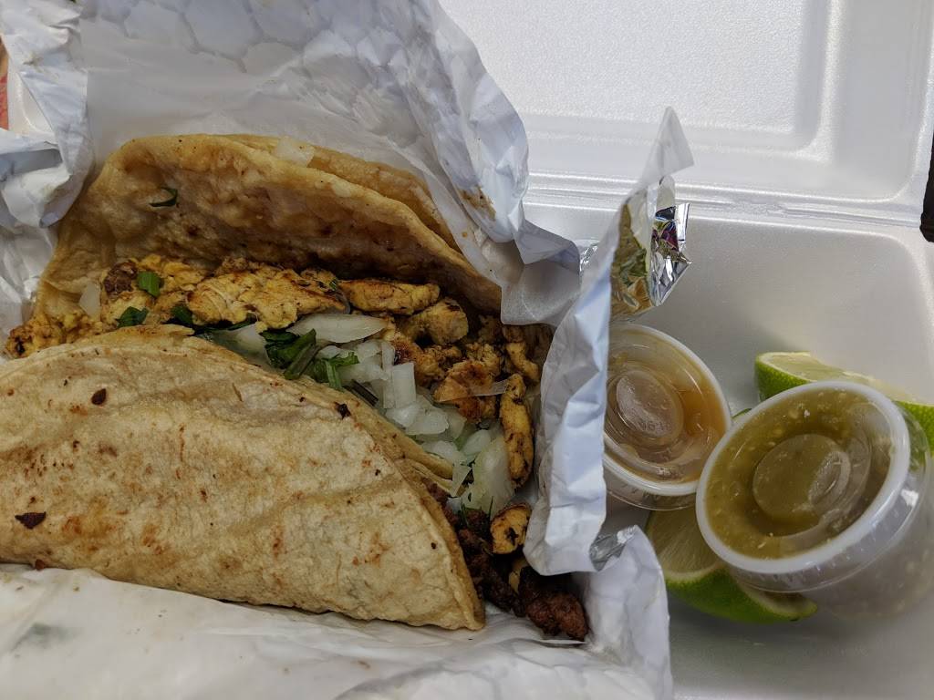 La Estancia | restaurant | 25 Forest Ave, Riverside, IL 60546, USA | 7085301830 OR +1 708-530-1830