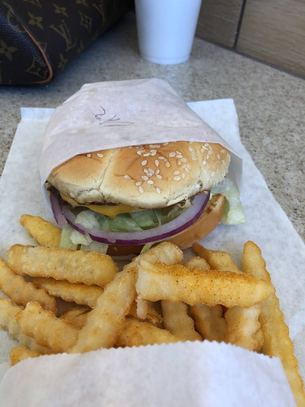 Elmers Drive-In | restaurant | 1112 Cecil Ave, Delano, CA 93215, USA | 6617258736 OR +1 661-725-8736