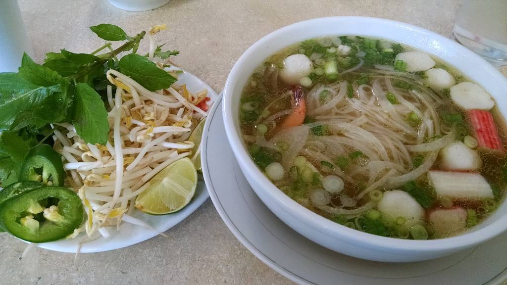 Gia Phu Vietnamese Restaurant | restaurant | 913 E Berry St, Fort Worth, TX 76110, USA | 8179239898 OR +1 817-923-9898