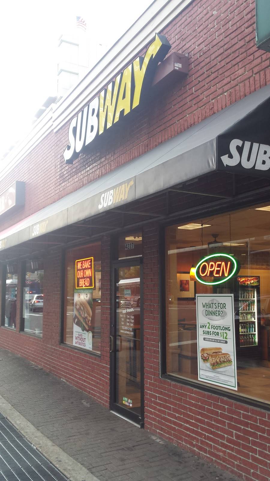 Subway Restaurants | restaurant | 4227 Fairfax Dr, Arlington, VA 22203, USA | 7038882100 OR +1 703-888-2100