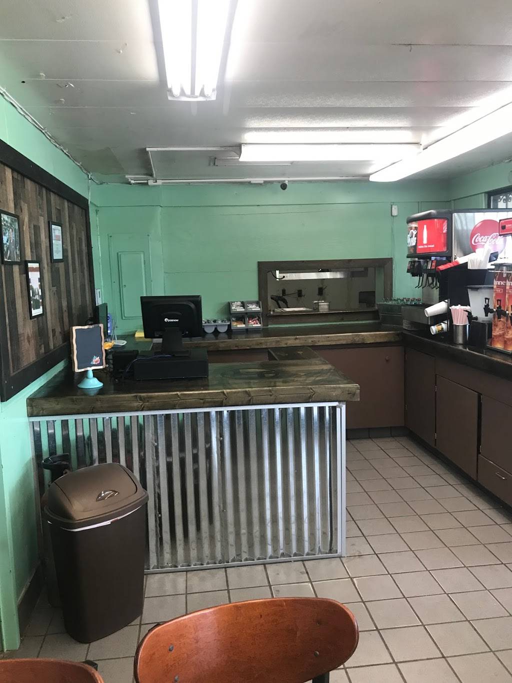 Lil Jim’s Country Cafe | restaurant | 1203 Heickman Rd, Somerset, TX 78069, USA | 8304291009 OR +1 830-429-1009