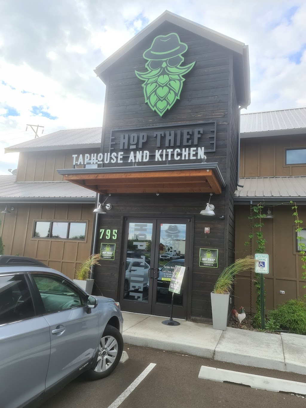 Hop Thief Taphouse and Kitchen | restaurant | 795 SE, Sydnee Ln, College Place, WA 99324, USA | 5095935150 OR +1 509-593-5150