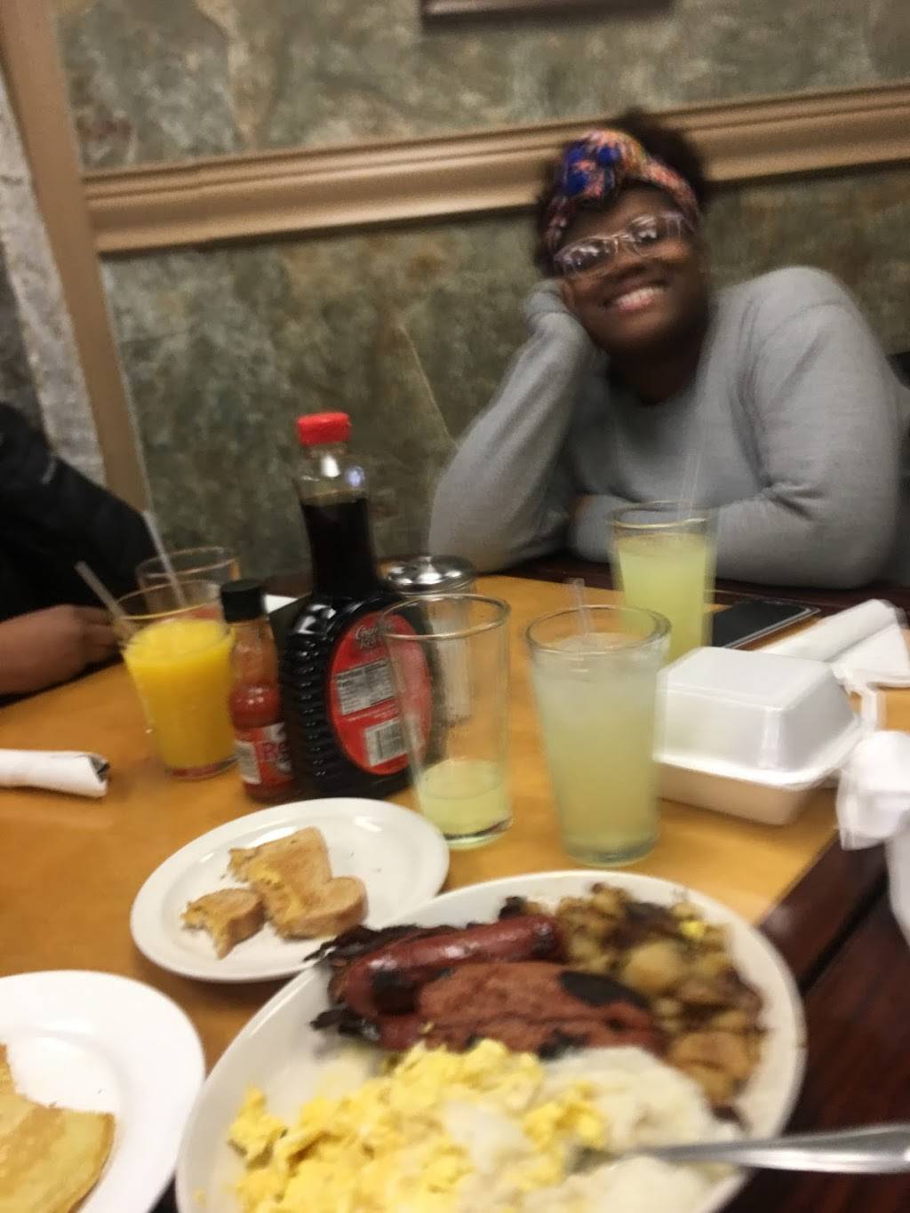 Ms Goodies | restaurant | 1836 Bailey Ave, Buffalo, NY 14211, USA | 7169363690 OR +1 716-936-3690