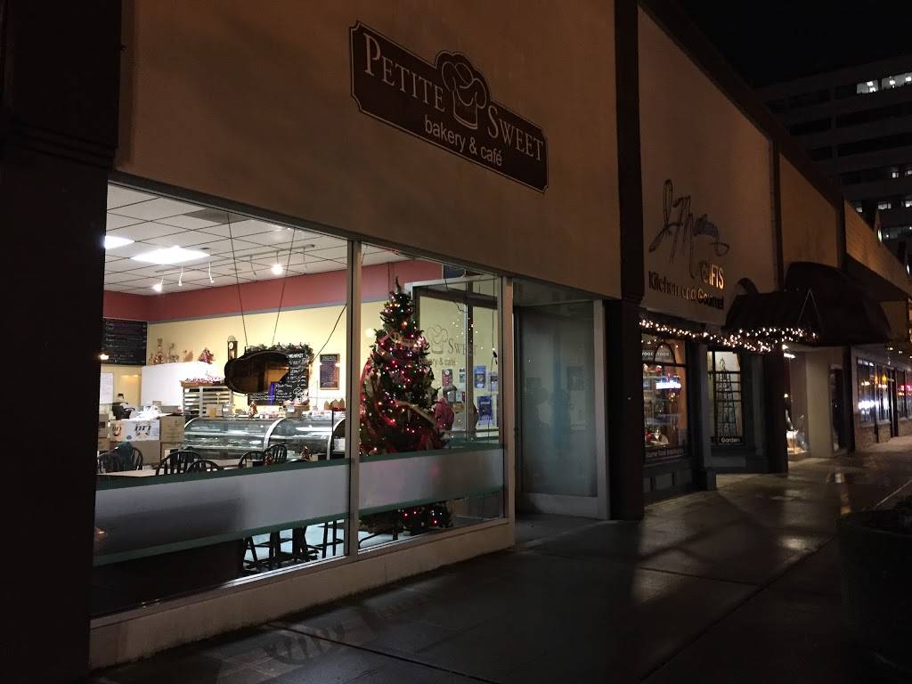 Petite Sweet Bakery | bakery | 2613 Colby Ave, Everett, WA 98201, USA | 4252581800 OR +1 425-258-1800