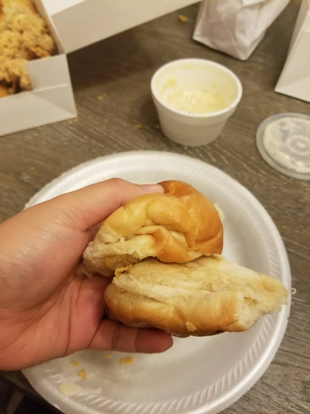 Bushs Chicken | restaurant | 11061 Westwood Loop, San Antonio, TX 78253, USA | 2106880415 OR +1 210-688-0415