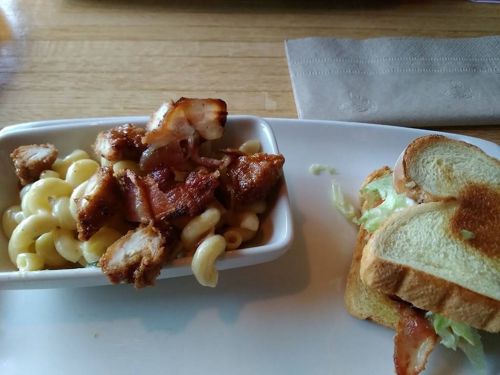 Applebees Grill + Bar | restaurant | 637 N Westover Blvd, Albany, GA 31707, USA | 2294390040 OR +1 229-439-0040