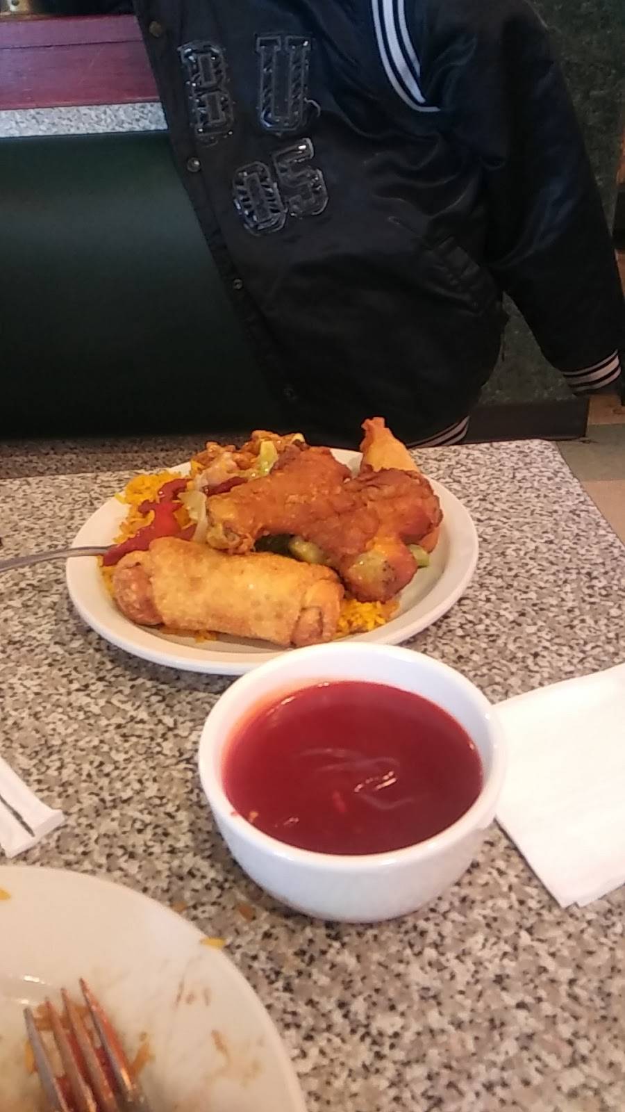 Main Wok Chinese | restaurant | 590 Page Blvd, Springfield, MA 01104, USA | 4137318888 OR +1 413-731-8888